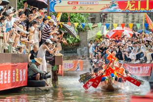 记者：青岛西海岸定于明年1月2日集结，可能会前往泰国拉练